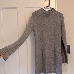 BCBG MAXAZRIA 100% wool sweater dress. Grey size L.